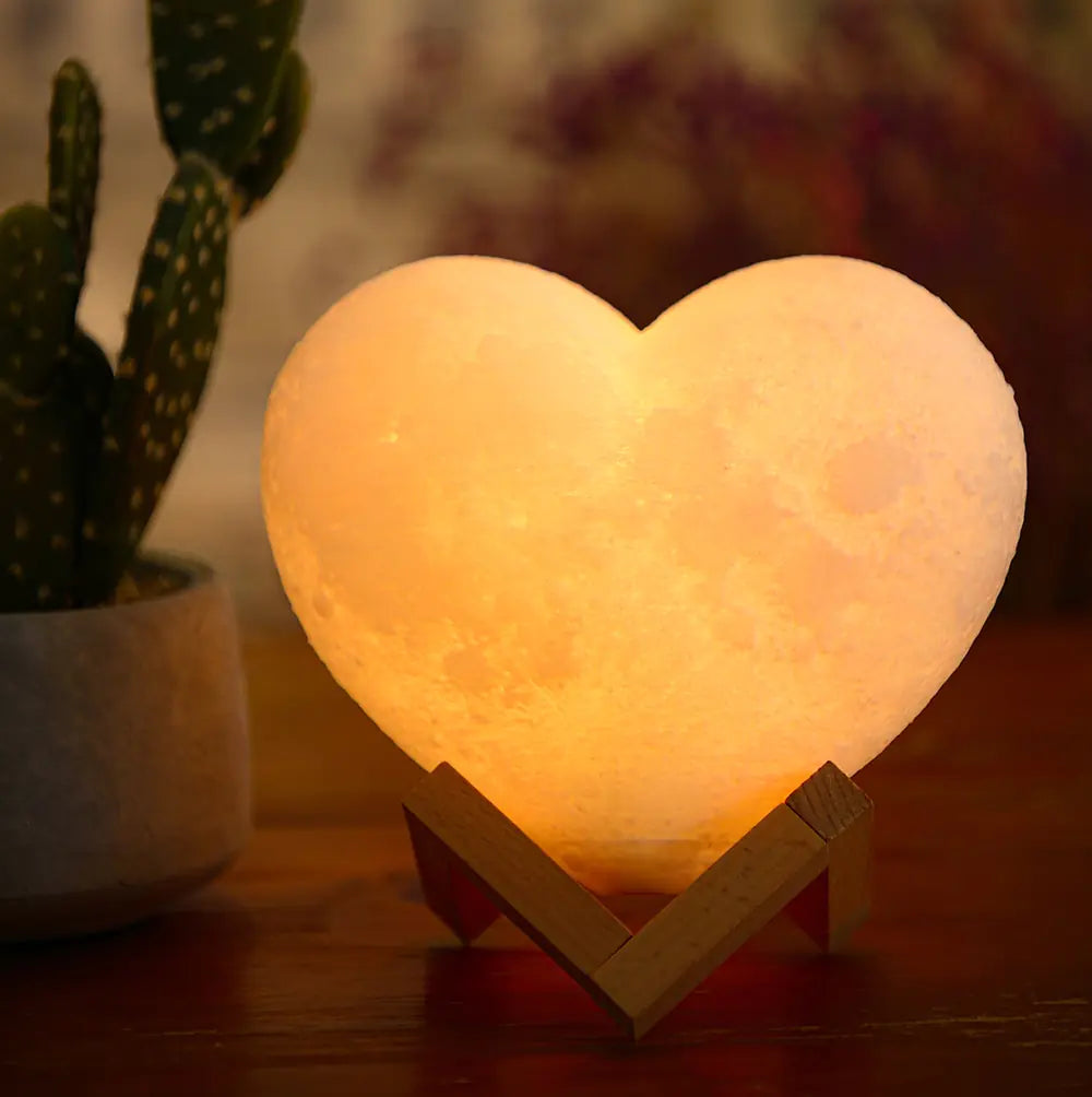 Love At First Site Heart-Shaped Moon Lamp